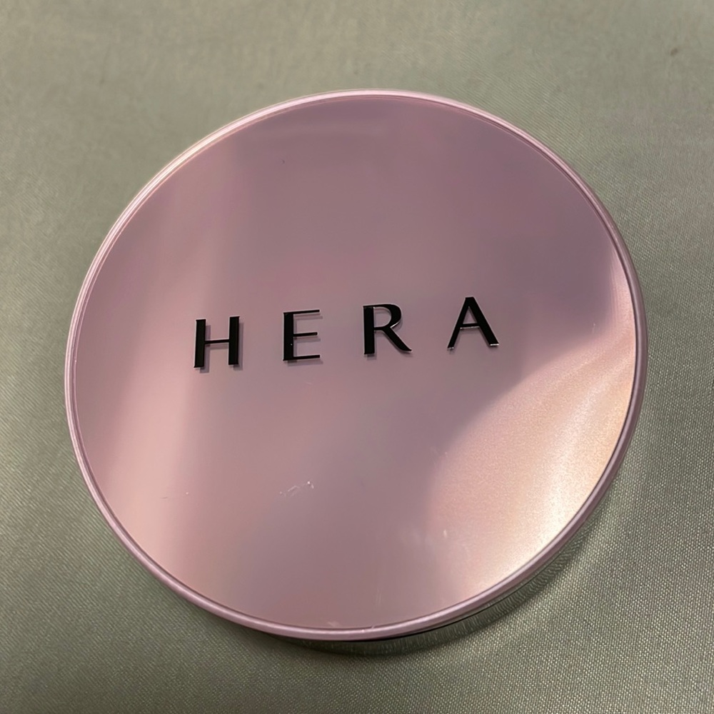 HERA ultra moisture cushion foundation